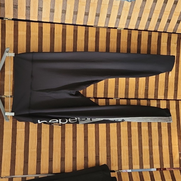 NWT!! BEBE LEGGINGS SILVER WRITING - Picture 3 of 11